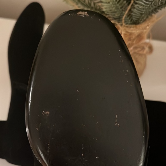 EUC Gucci black Suede Over knee boots, size 7/37. Gold hardware. - Picture 4 of 15